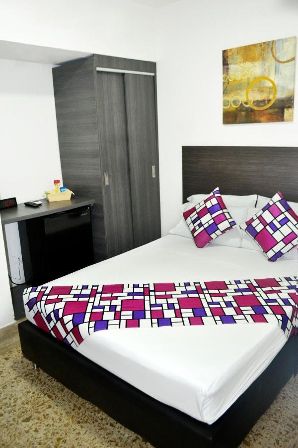 Casa Hotel Palmas Del Estadio 2 Medellín Eksteriør billede